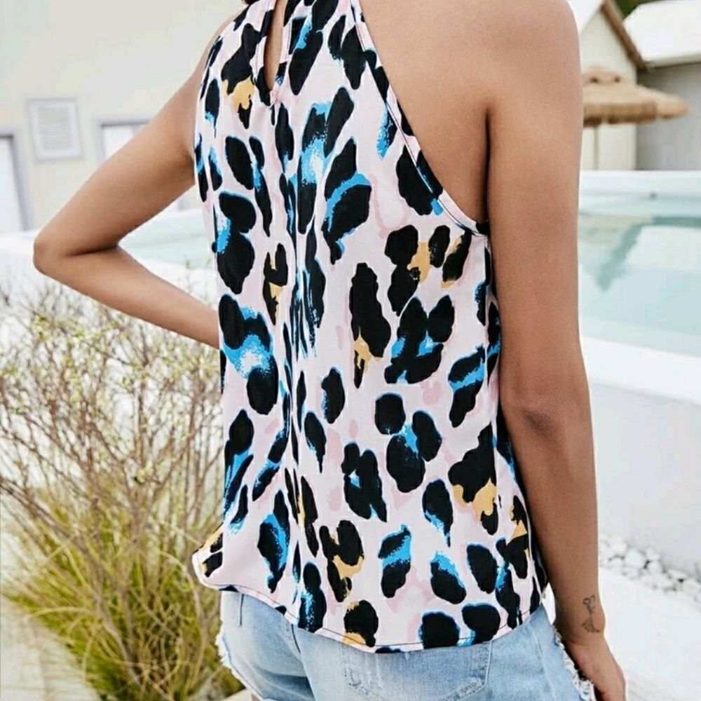 Allover Print Halter Top - Picture 3 of 9